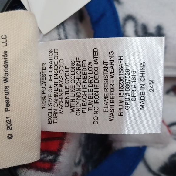 Munki Munki Matching Baby 1-Pc. Snoopy Holiday Family Pajama Footie - Picture 5 of 6